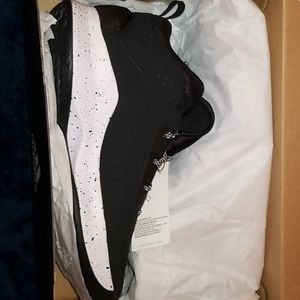 Boy kid shoes wide 6 1/2